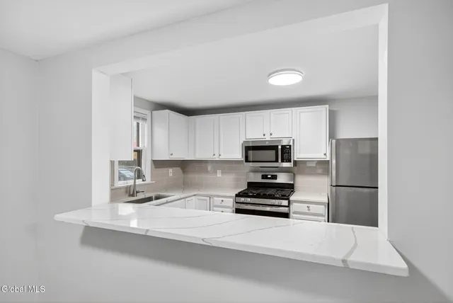 $325,000 | 2409 Edgewood Avenue, Rotterdam, NY 12306