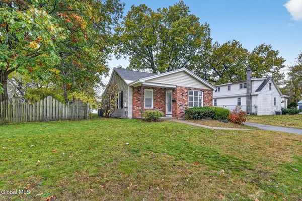 $268,000 | 2409 Edgewood Avenue, Rotterdam, NY 12306