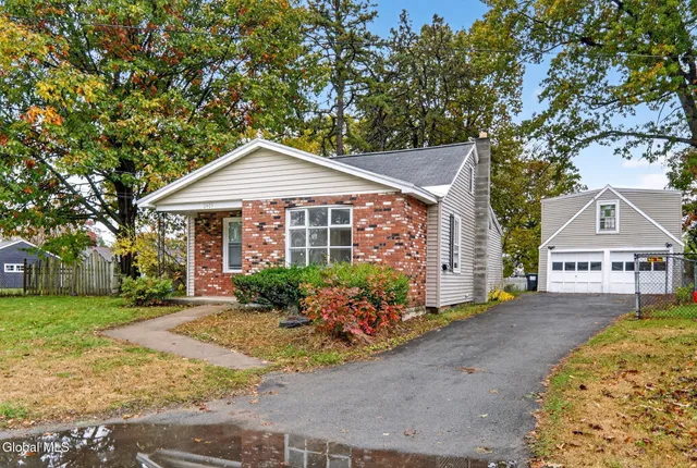 $325,000 | 2409 Edgewood Avenue, Rotterdam, NY 12306