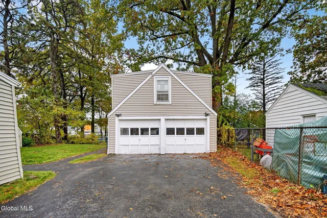 $325,000 | 2409 Edgewood Avenue, Rotterdam, NY 12306