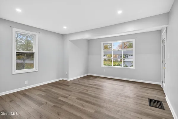 $268,000 | 2409 Edgewood Avenue, Rotterdam, NY 12306