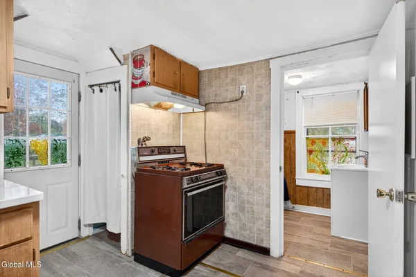 $268,000 | 2409 Edgewood Avenue, Rotterdam, NY 12306