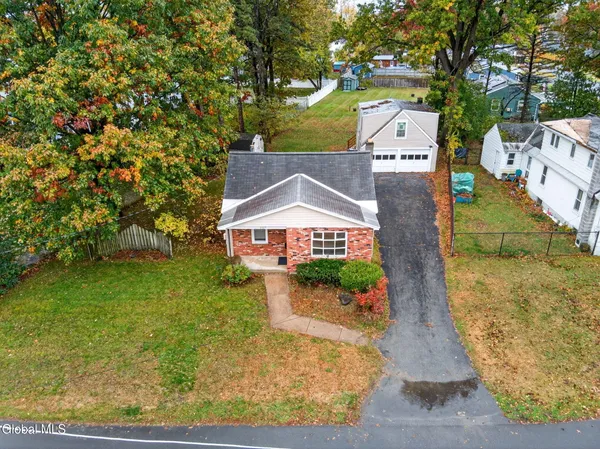 $268,000 | 2409 Edgewood Avenue, Rotterdam, NY 12306