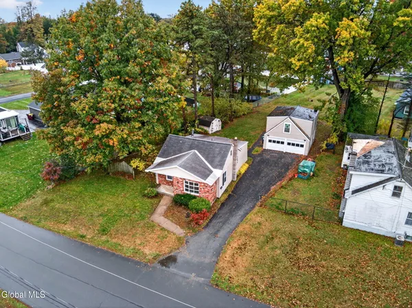 $268,000 | 2409 Edgewood Avenue, Rotterdam, NY 12306