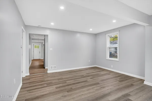 $268,000 | 2409 Edgewood Avenue, Rotterdam, NY 12306