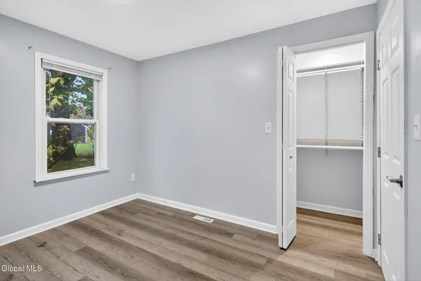 $268,000 | 2409 Edgewood Avenue, Rotterdam, NY 12306