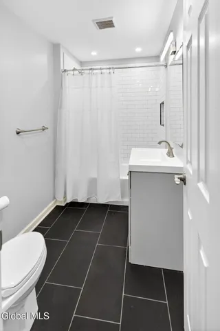 $325,000 | 2409 Edgewood Avenue, Rotterdam, NY 12306