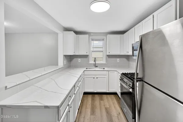 $268,000 | 2409 Edgewood Avenue, Rotterdam, NY 12306