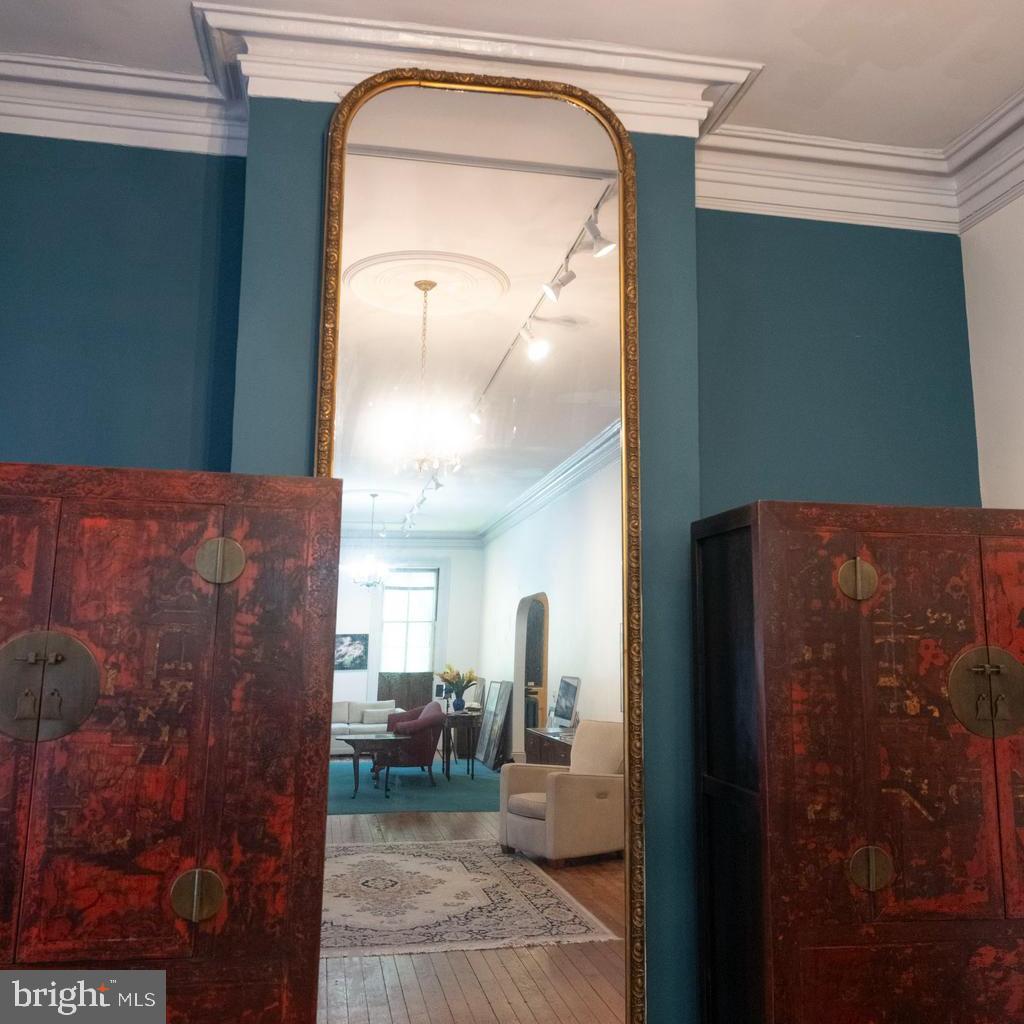 19 South Stricker Street Baltimore, MD 21223 - Photo 17 of 55 a view of living room