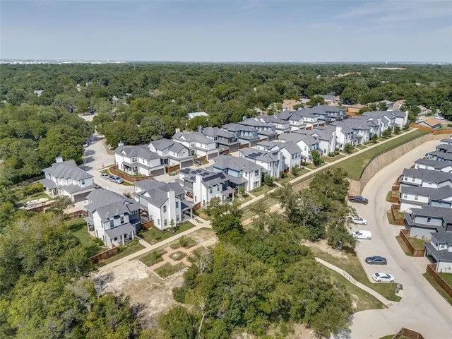 $475,000 | 2216 Scenic Bluff Drive, Fort Worth, TX 76111