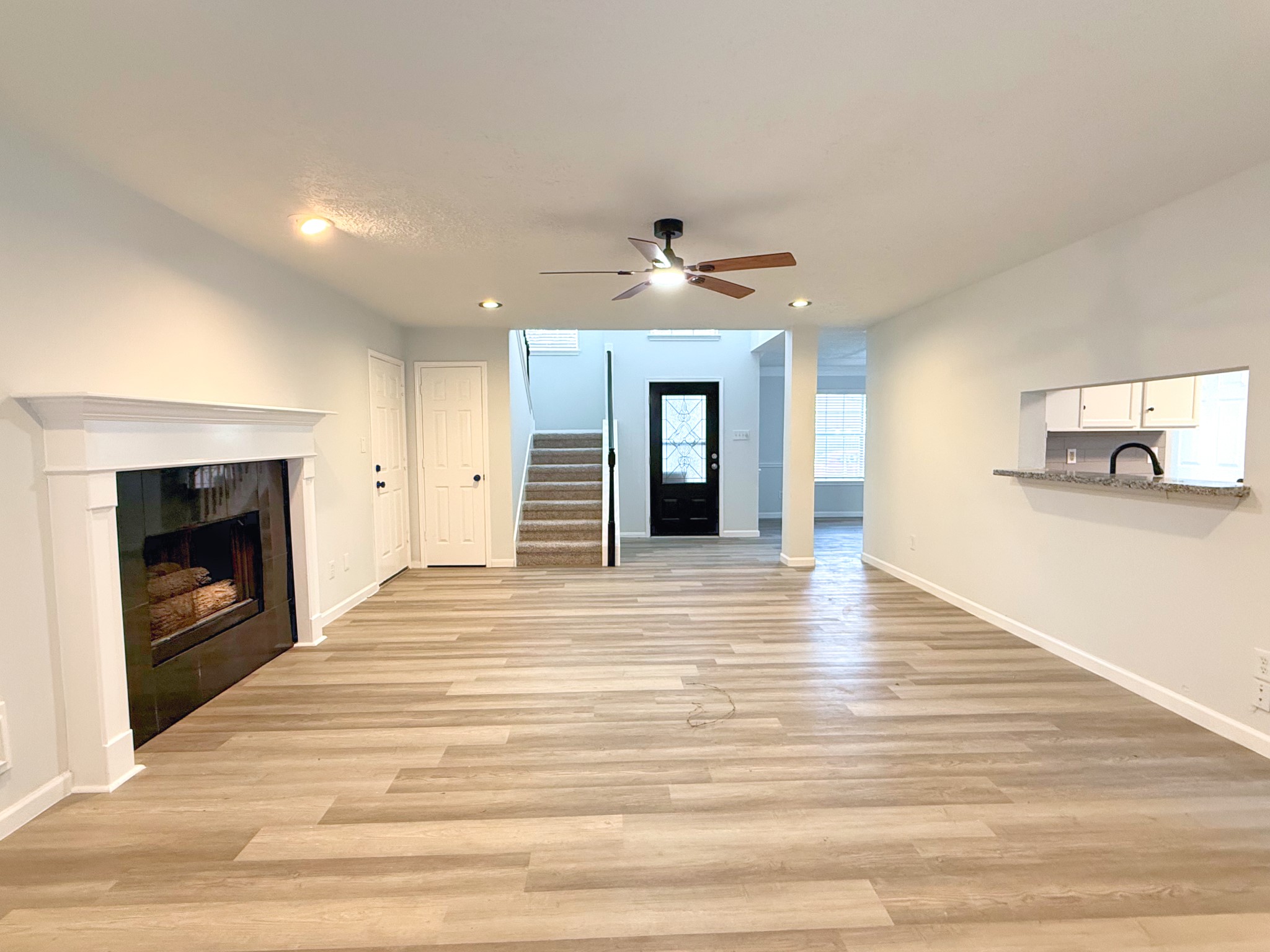 7506 Broken Arrow Street Baytown, TX 77521 - Photo 5 of 43