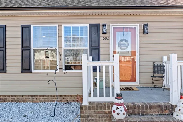$299,900 | 1002 Crestline Drive, Yadkinville, NC 27055