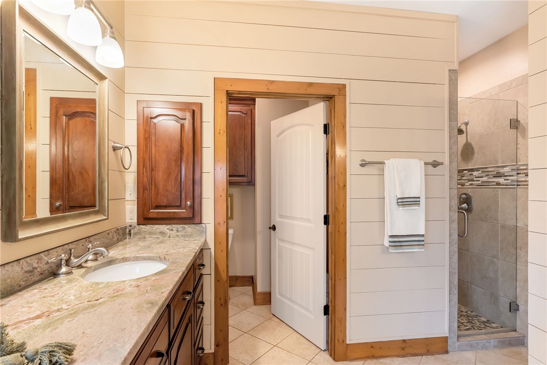 511 Palmer Way Sunset, SC 29685 - Photo 22 of 50 Large Primary Bathroom with walk in shower.