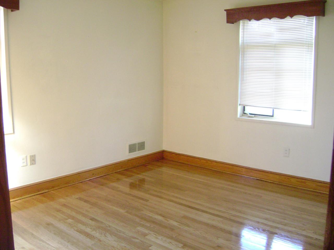 1033 Ridgecrest Drive Roanoke, VA 24019 - Photo 6 of 8 Bedroom