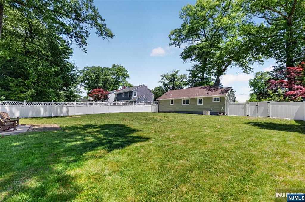 101 Sheldon Street Wyckoff, NJ 07481 - Photo 16 of 17