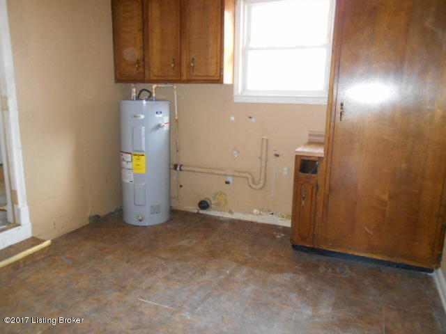 1132 Raymond Road Shepherdsville, KY 40165 - Photo 6 of 28 Laundry