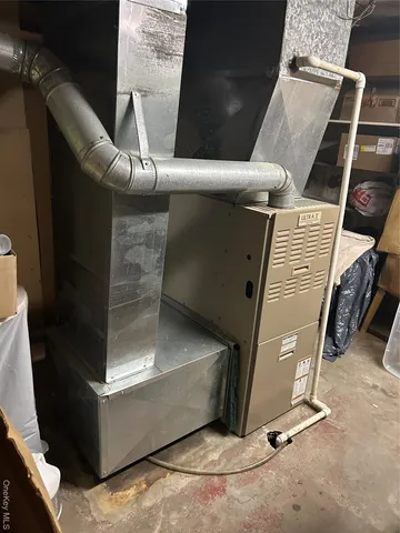 $699,000 | 527 Willow Street, South Hempstead, NY 11550