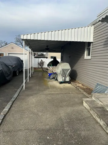 $699,000 | 527 Willow Street, South Hempstead, NY 11550