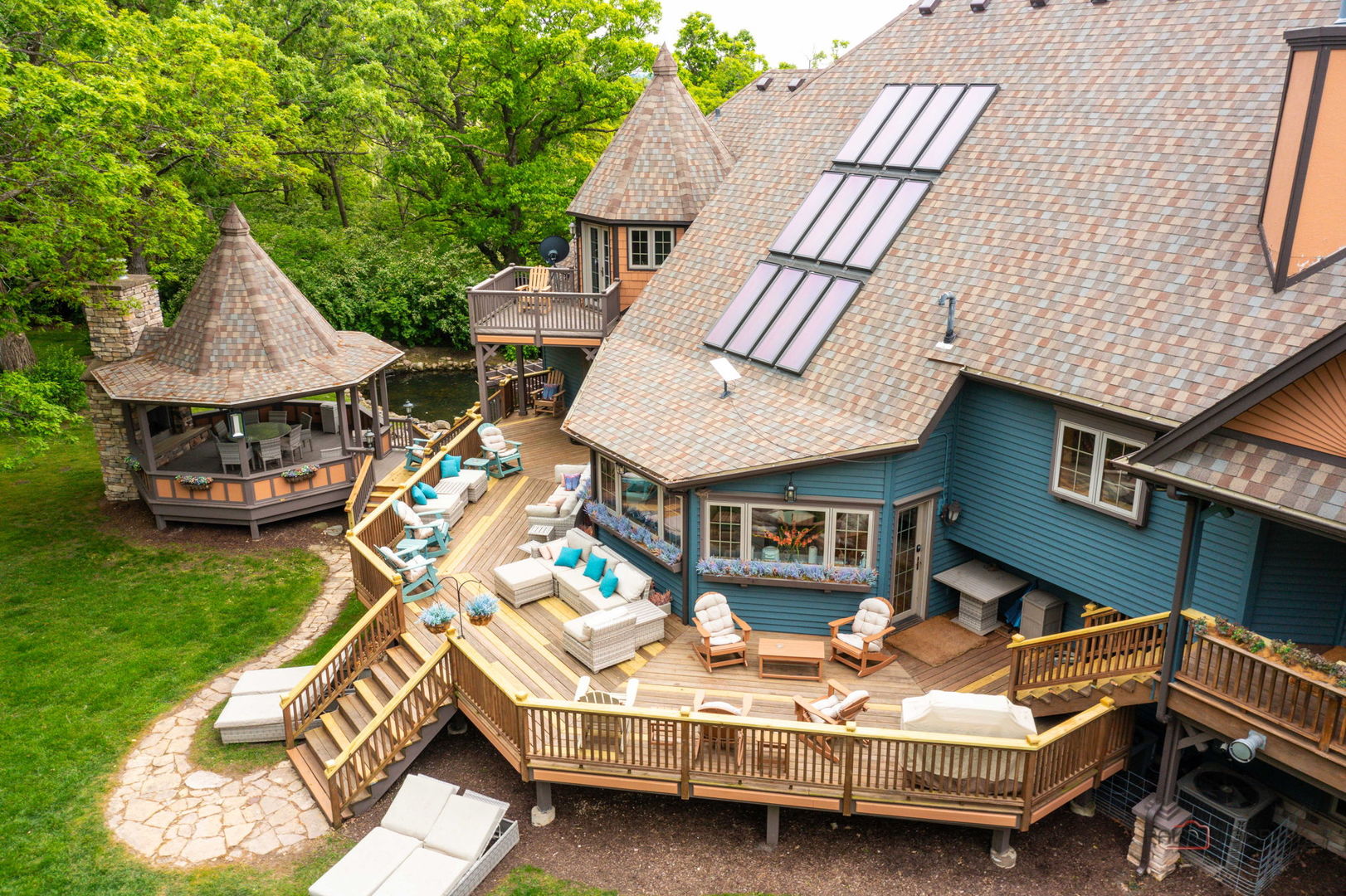 20719 Highview Road Marengo, IL 60152 - Photo 35 of 62 a view of a patio with table and chairs and potted plants