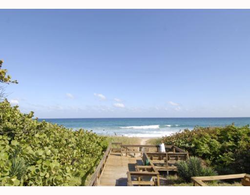 2871 North Ocean Boulevard, Unit D110 Boca Raton, FL 33431 - Photo 12 of 14 PRIVATE BEACH