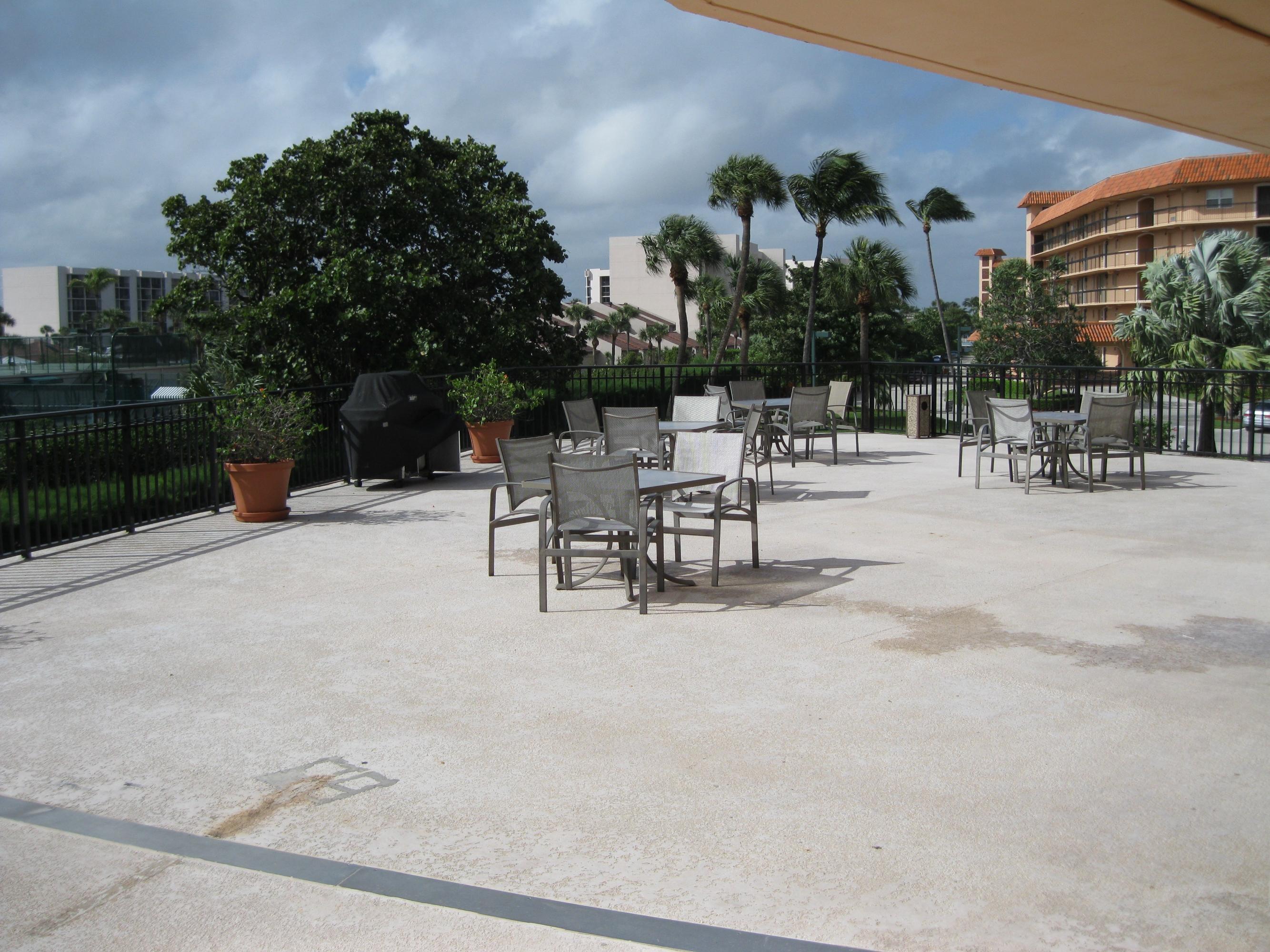 2871 North Ocean Boulevard, Unit D110 Boca Raton, FL 33431 - Photo 4 of 14 BAR-B-QUE AREA