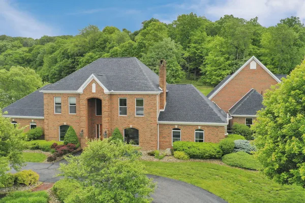 $999,995 | 2300 Stonewall Cemetery Road Southwest, Lancaster, OH 43130