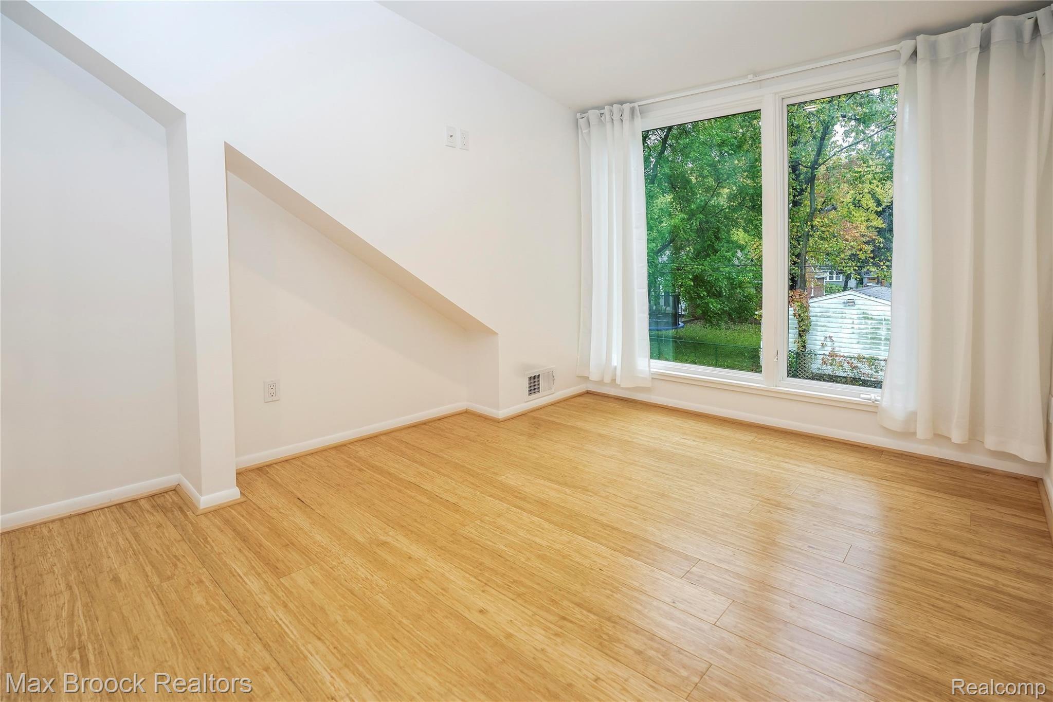 90 Amherst Road Pleasant Ridge, MI 48069 - Photo 26 of 43 4Bedroom04.jpg