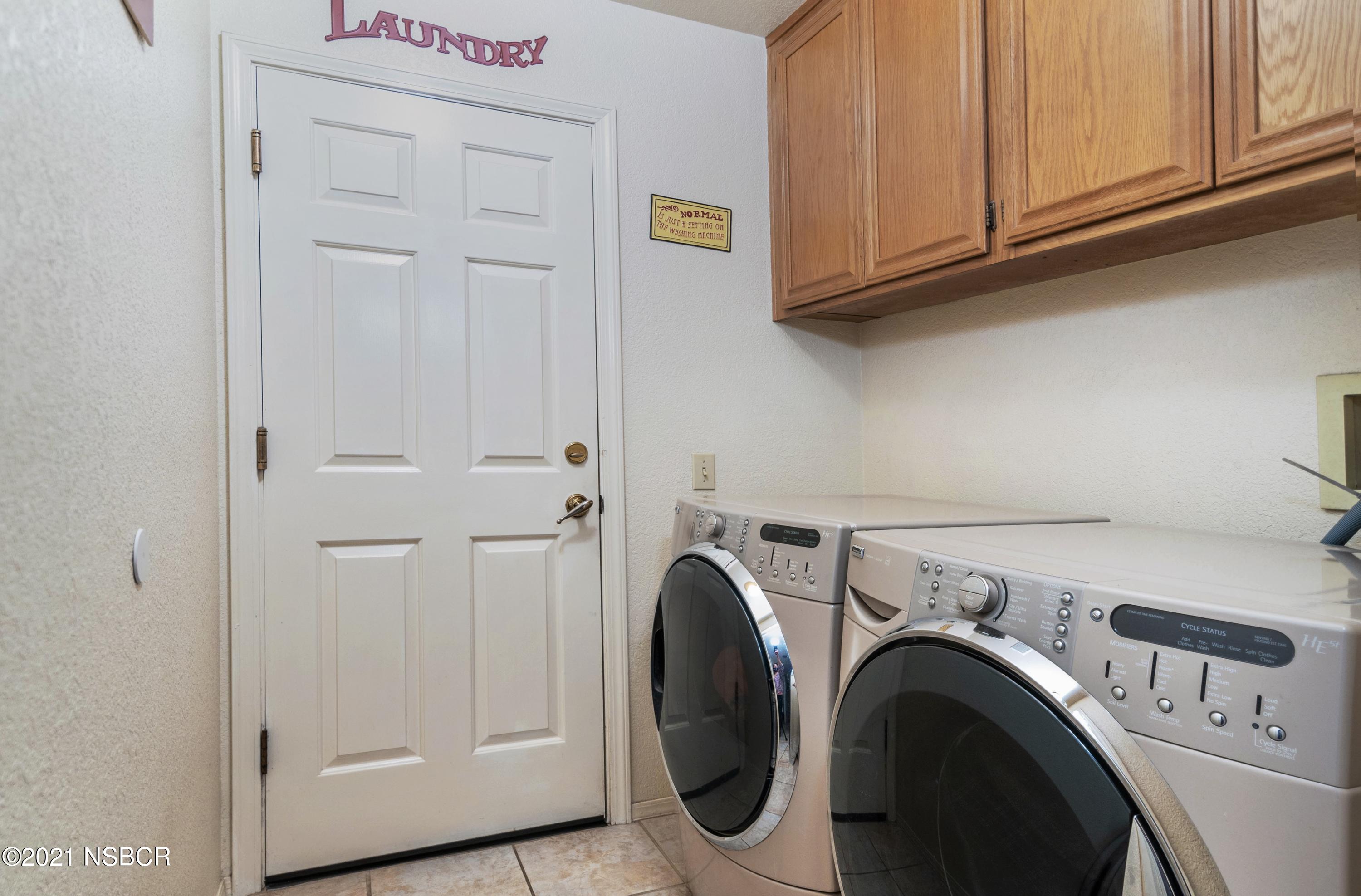 1517 Riverside Drive Lompoc, CA 93436 - Photo 14 of 21 014_LAUNDRY