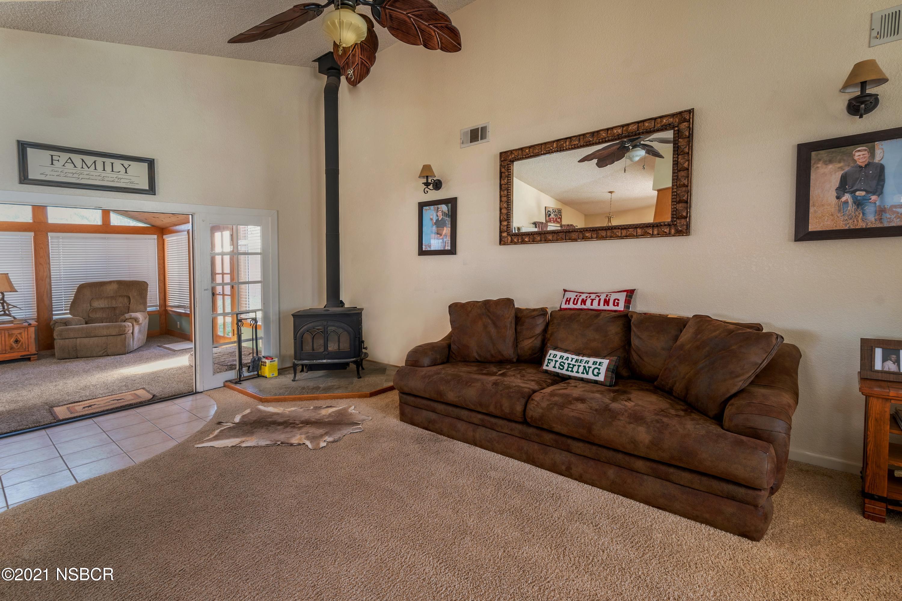 1517 Riverside Drive Lompoc, CA 93436 - Photo 7 of 21 007_FAMILY ROOM