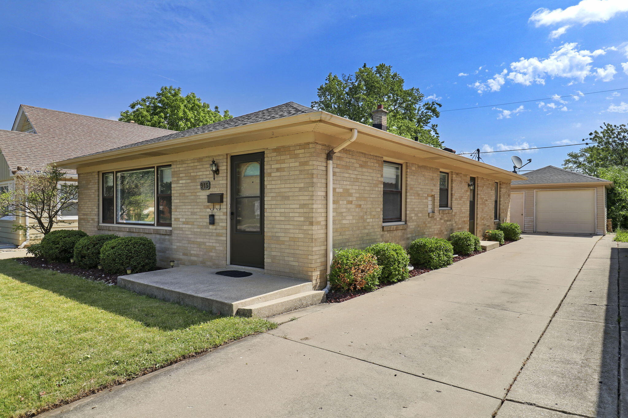 915 Indiana Street Racine, WI 53405 - Photo 1 of 28 1-web-or-mls-915 Indiana St, Racine, WI