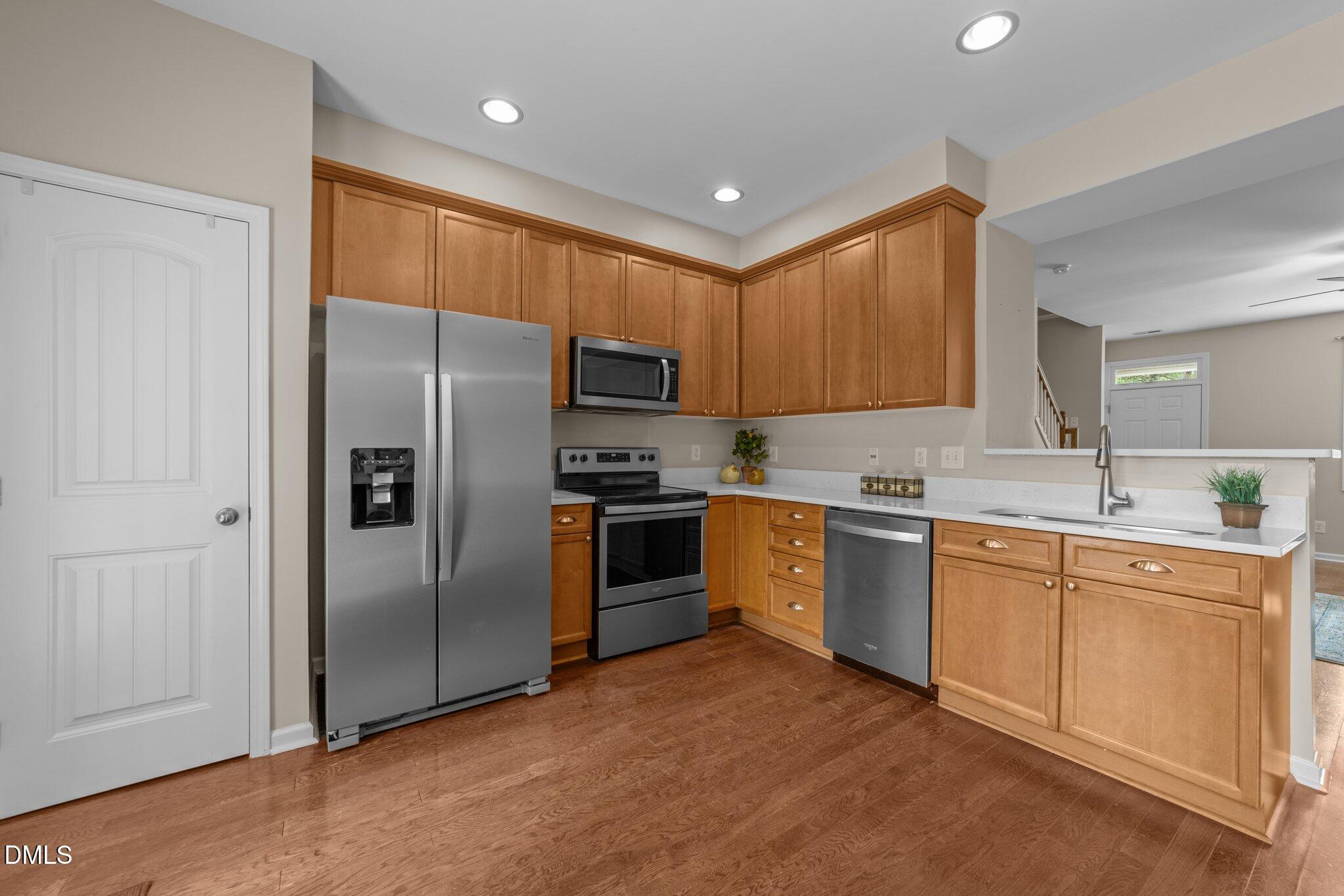 158 Pineland Circle Raleigh, NC 27606 - Photo 9 of 34 9-web-or-mls-3D5A9755