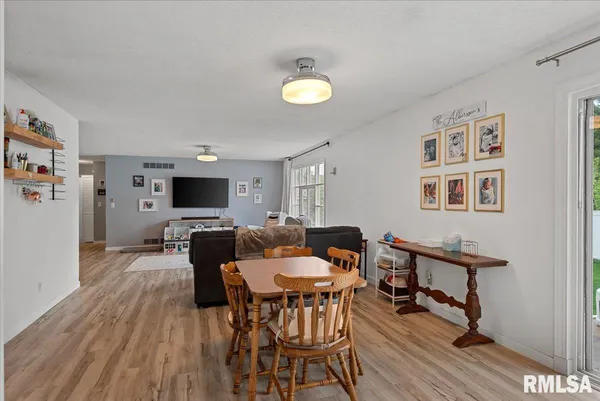 $249,900 | 2637 Sarona Road, Springfield, IL 62704