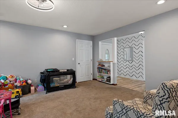 $249,900 | 2637 Sarona Road, Springfield, IL 62704