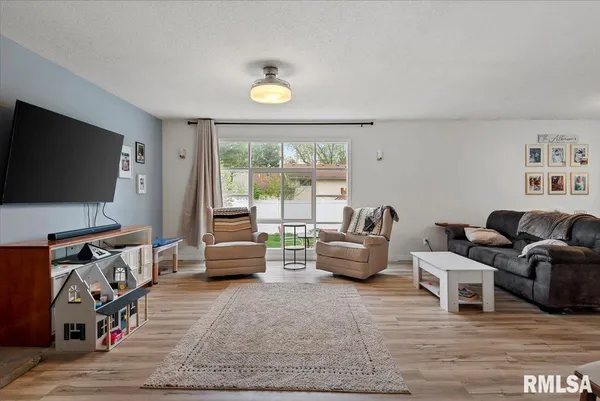 $249,900 | 2637 Sarona Road, Springfield, IL 62704