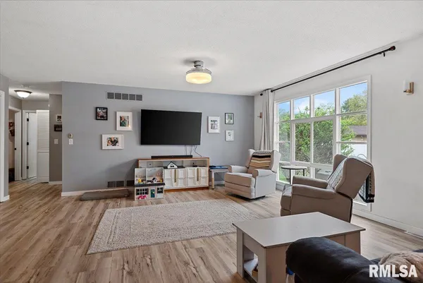 $249,900 | 2637 Sarona Road, Springfield, IL 62704