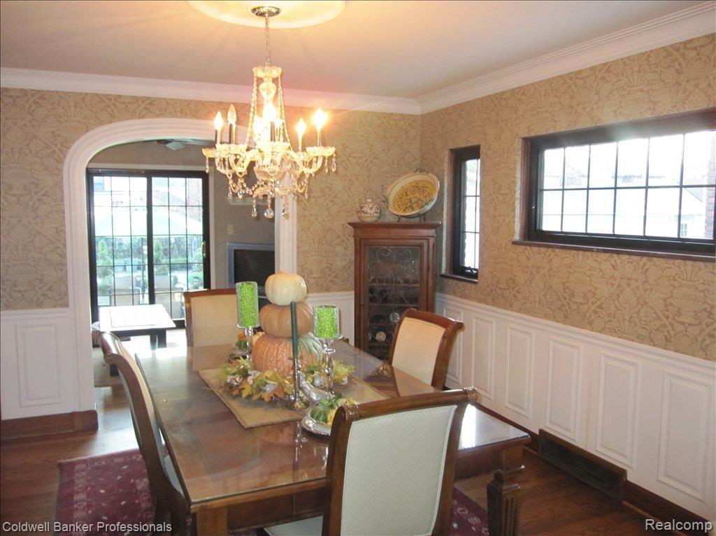 339 Merriweather Road Grosse Pointe, MI 48236 - Photo 13 of 25 Formal Dining Room