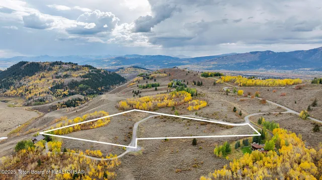 $3,250,000 | 1850 West Bohnetts Road, Jackson, WY 83001
