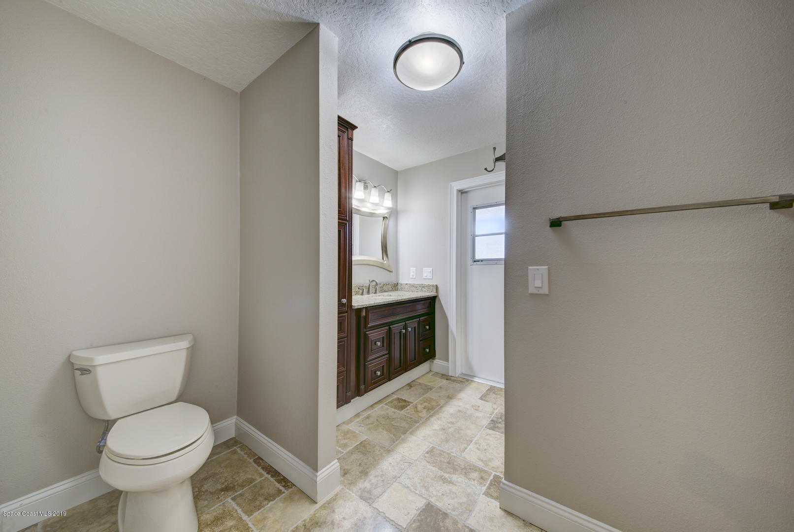 5725 Lake Washington Road Melbourne, FL 32934 - Photo 20 of 72 Bathroom 2 access to Pool