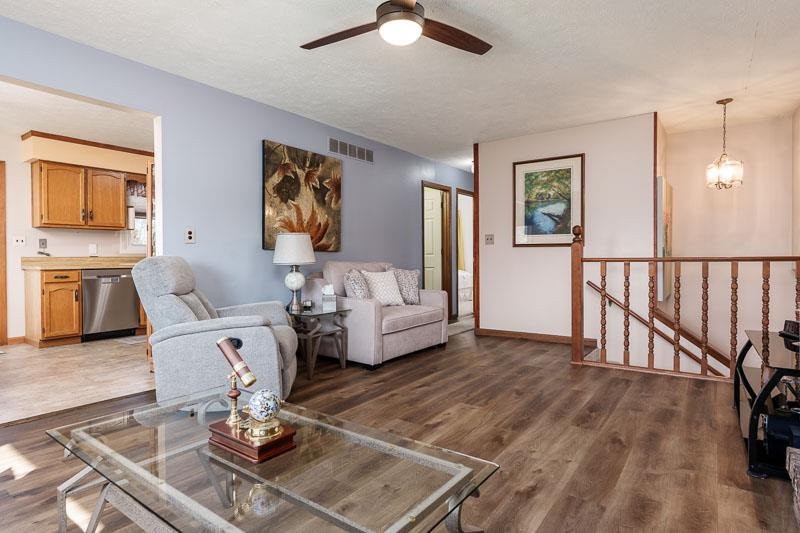 5280 Sunbird Drive Loves Park, IL 61111 - Photo 10 of 42 a living room with furniture