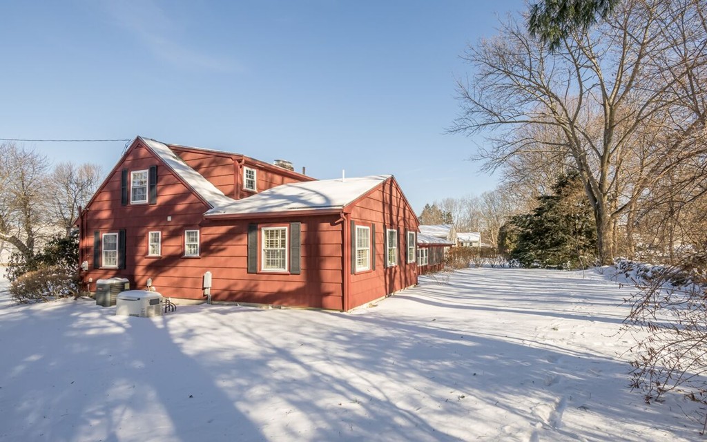 5 Shirley Road Andover, MA 01810 - Photo 3 of 30 Gallery Image 3