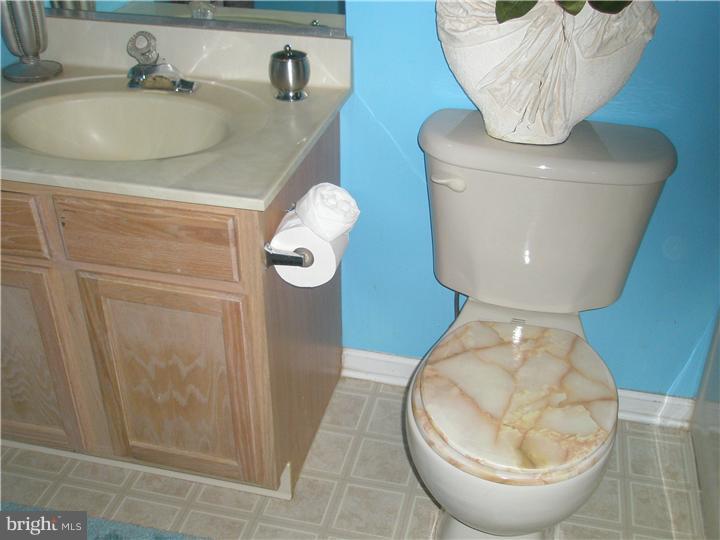209 Progress Street Riverside, NJ 08075 - Photo 13 of 18 Bathroom