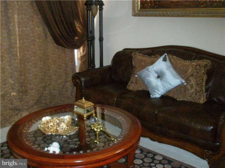 209 Progress Street Riverside, NJ 08075 - Photo 4 of 18 Living Room