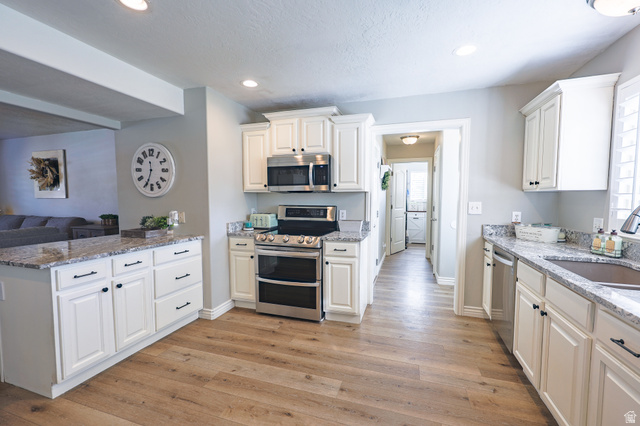 551 East Walnut Gln Street Springville, UT 84663 - Photo 11 of 42