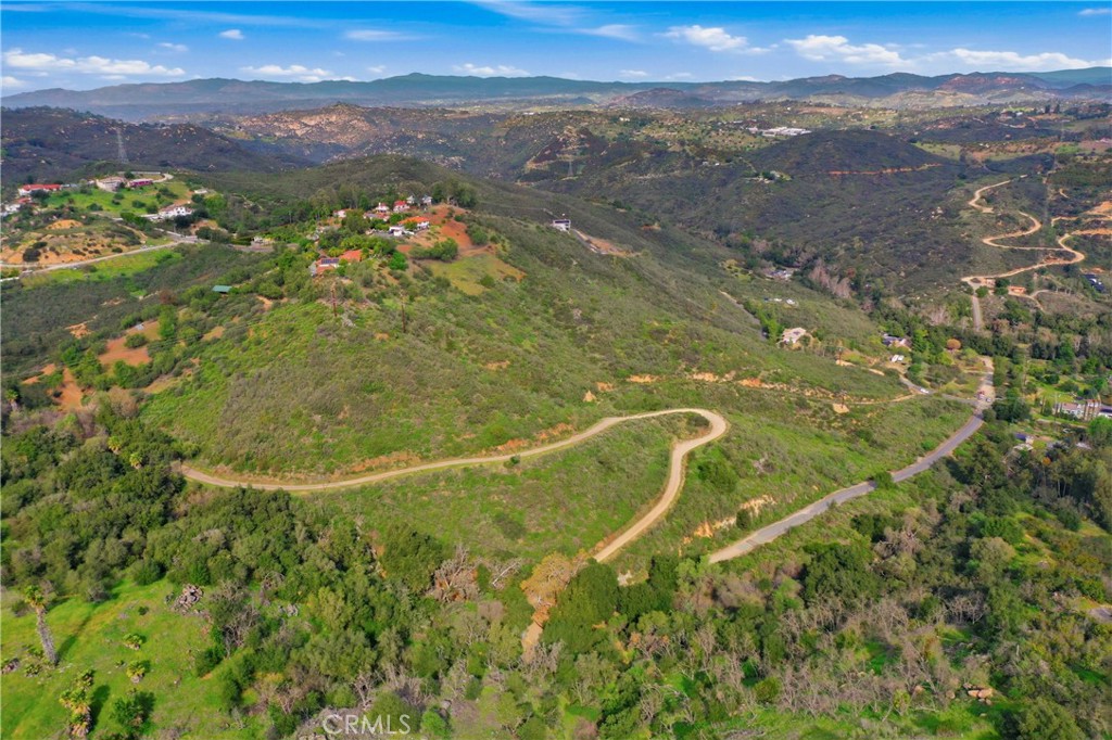 27995 Cougar Pass Road Escondido, CA 92026 - Photo 3 of 15