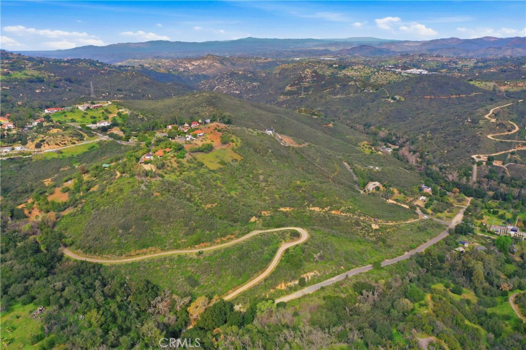 27995 Cougar Pass Road Escondido, CA 92026 - Photo 4 of 15