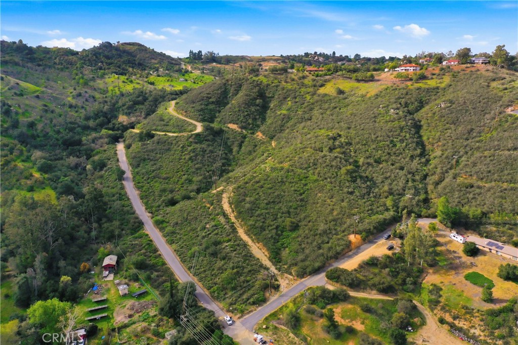 27995 Cougar Pass Road Escondido, CA 92026 - Photo 5 of 15