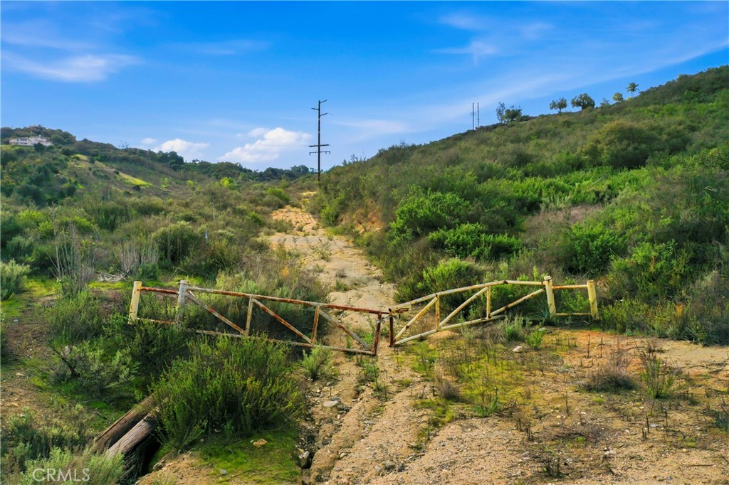 27995 Cougar Pass Road Escondido, CA 92026 - Photo 9 of 15