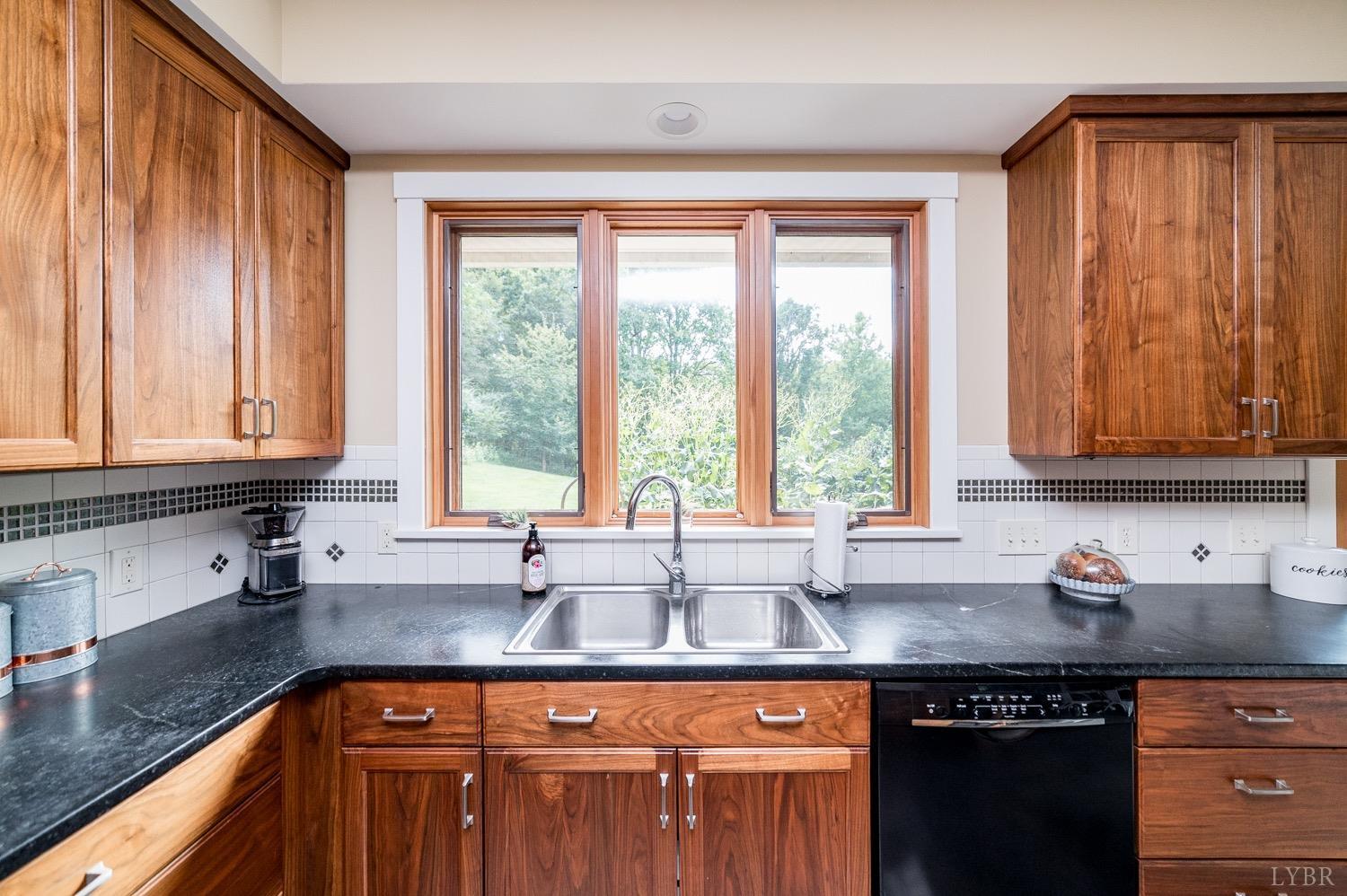 1940 Coffee Road Lynchburg, VA 24503 - Photo 7 of 52