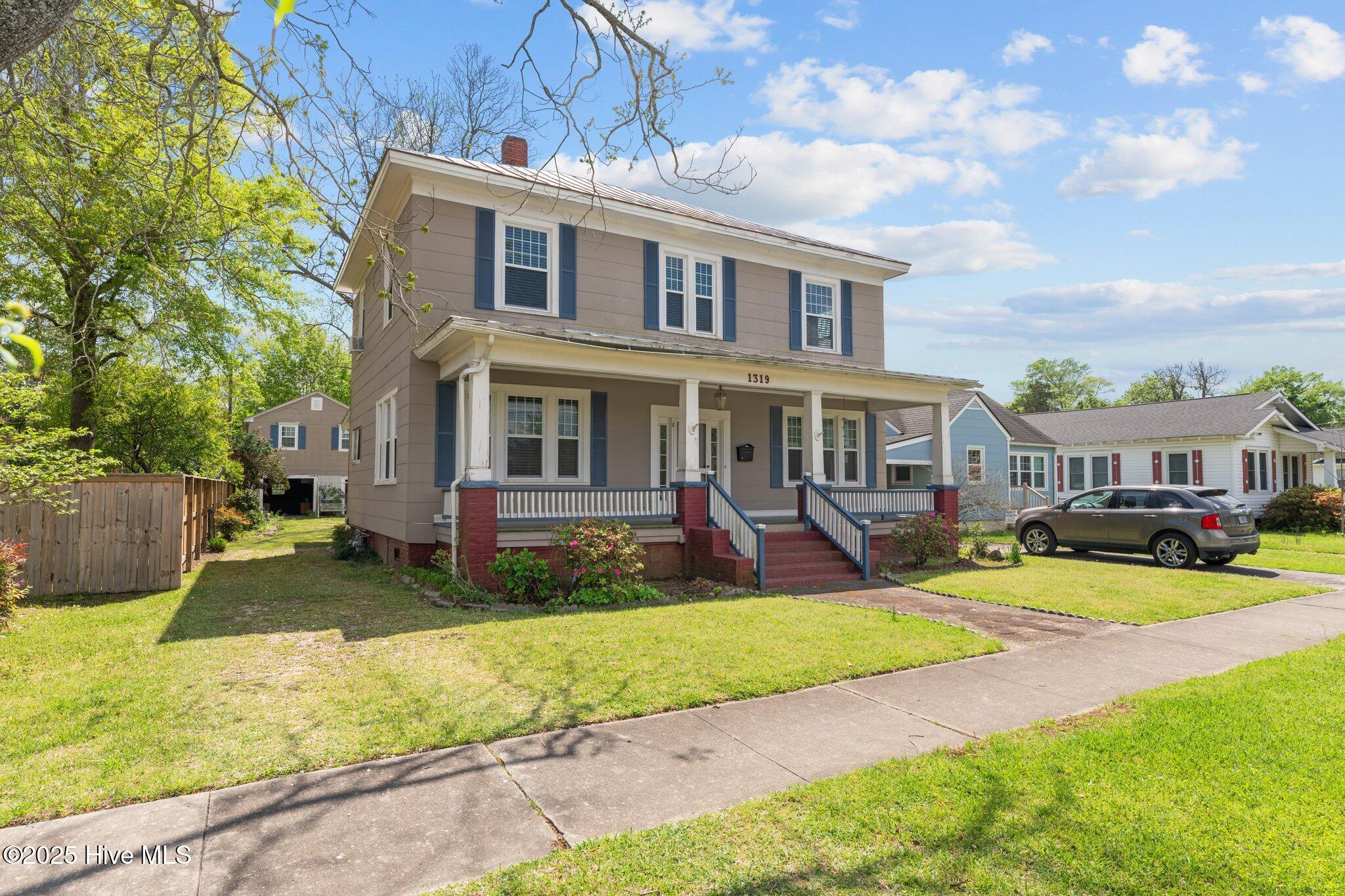 1319 Rhem Avenue New Bern, NC 28560 - Photo 4 of 54 3-web-or-mls-DSC_9048