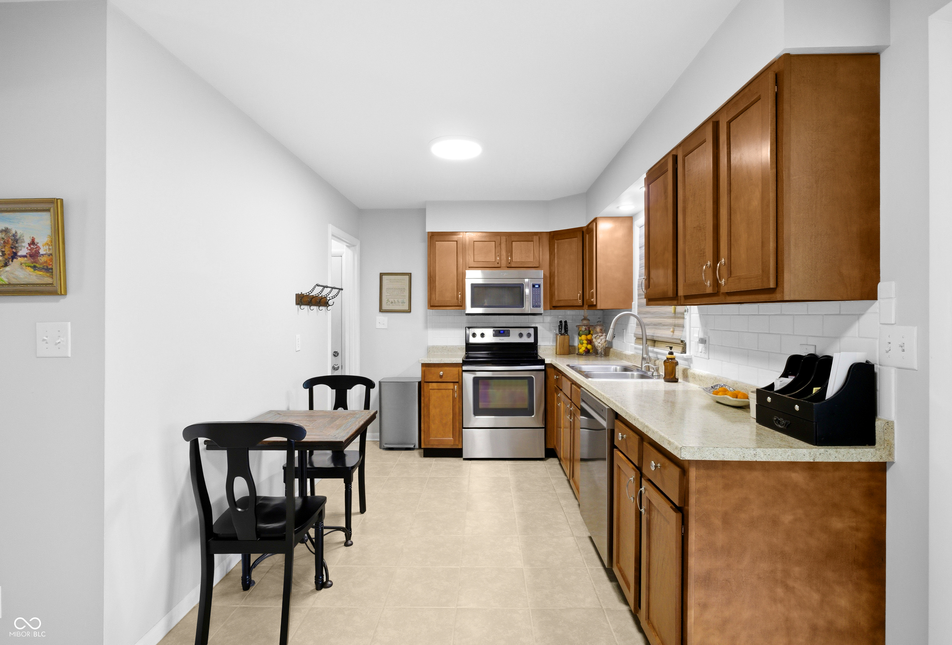 4236 Washington Street Columbus, IN 47203 - Photo 12 of 39